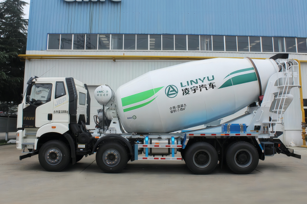 混動(dòng)攪拌車(chē)的維護成本與常規燃油車(chē)相比如何？