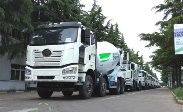 【發(fā)車(chē)新聞】看！TA們列隊成行，趕上春夏交接的“末班車(chē)”！