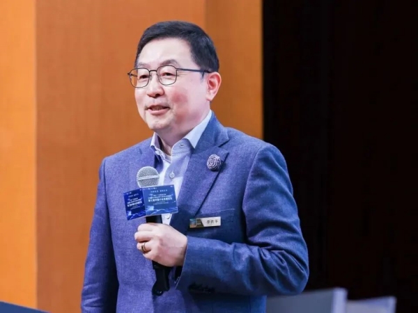 【集團新聞】中集車(chē)輛董事長(cháng)兼CEO李貴平出席交大安泰“第七屆中國行業(yè)發(fā)展論壇”